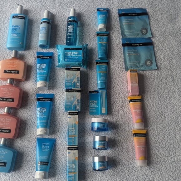 Neutrogena Hydro Boost Gel Moisturizing Sunscreen Lotion SPF 50 - Picture 2 of 3